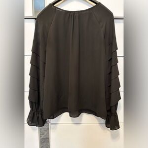 Beautiful chic blouse for women’s. Size S.